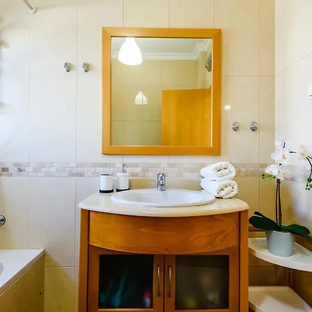 Homes Ocean View With 3 Spacious Terraces, 2 Swimming Pools & Tennis Court Apartmán